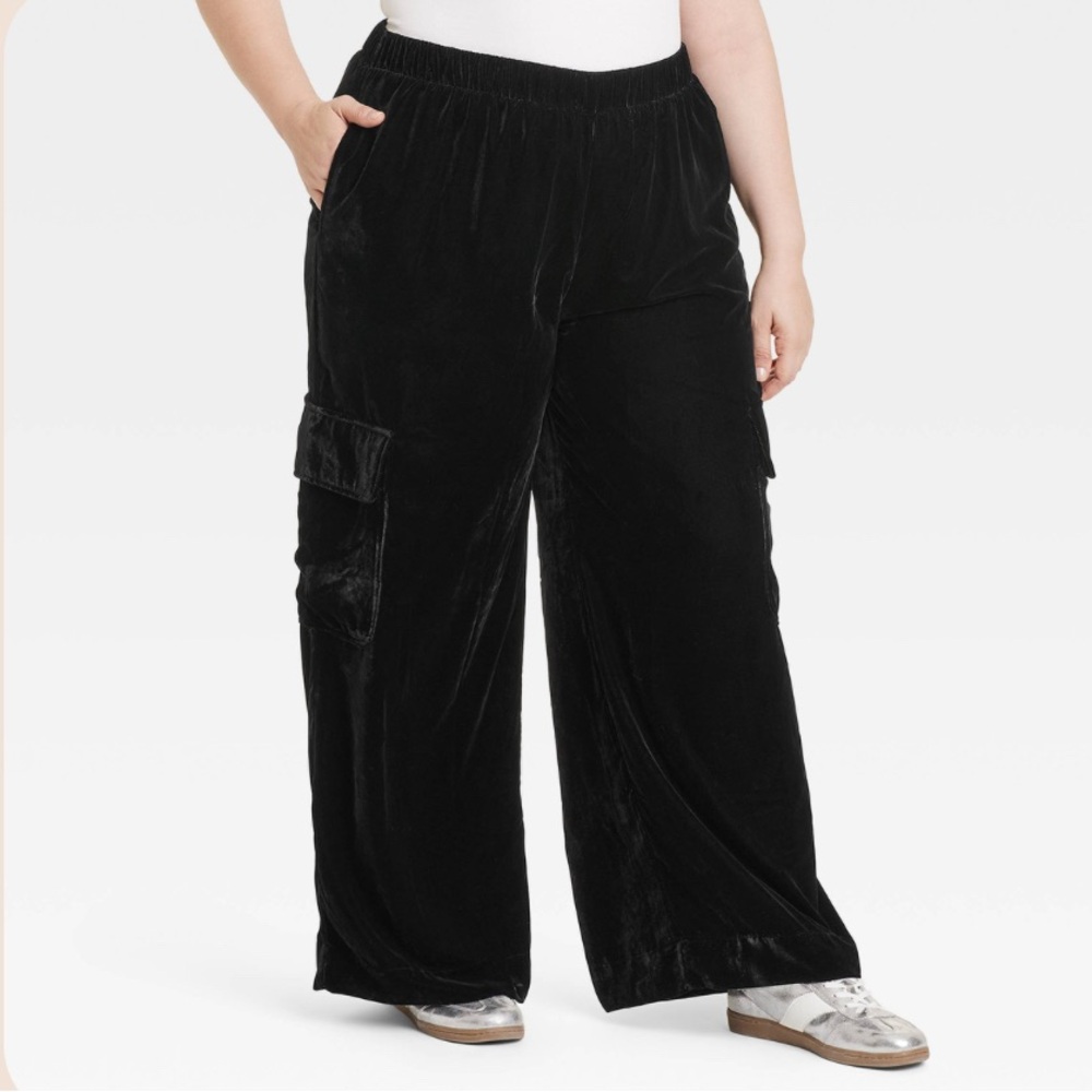 NEW Universal Thread Mid-Rise Wide Leg Black Velvet Cargo Pants sz. XXL